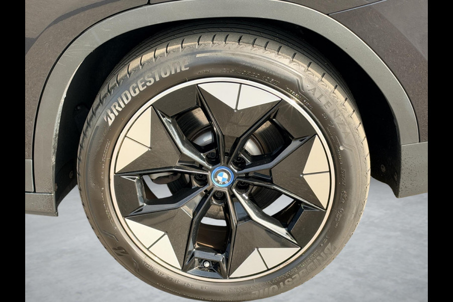 BMW iX3 High Executive 80 kWh SoH 94,5% | Dealeronderhouden | Driving Assistant Professional | Elektr.. Trekhaak | Panorama dak | Harman Kardon | 360° Camera | Head-Up | Comfort Access | Leder | 1e Eigenaar |