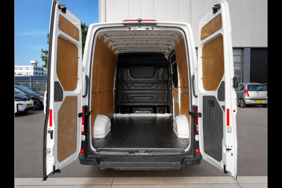Volkswagen Crafter 35 2.0 TDI L3H3 Highline | L3 H3 | Camera | Airco | 1e Eigenaar | PDC | Cruise Control | ORG NL | Dealeronderhouden |