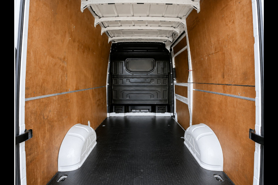 Volkswagen Crafter 35 2.0 TDI L3H3 Highline | L3 H3 | Camera | Airco | 1e Eigenaar | PDC | Cruise Control | ORG NL | Dealeronderhouden |