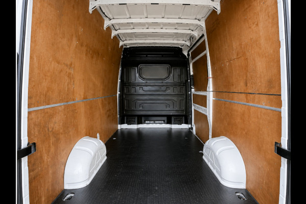 Volkswagen Crafter 35 2.0 TDI L3H3 Highline | L3 H3 | Camera | Airco | 1e Eigenaar | PDC | Cruise Control | ORG NL | Dealeronderhouden |