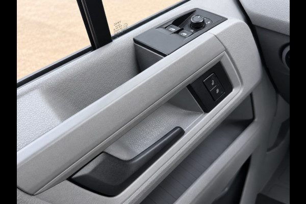 Volkswagen Crafter 35 2.0 TDI L3H3 Highline | L3 H3 | Camera | Airco | 1e Eigenaar | PDC | Cruise Control | ORG NL | Dealeronderhouden |