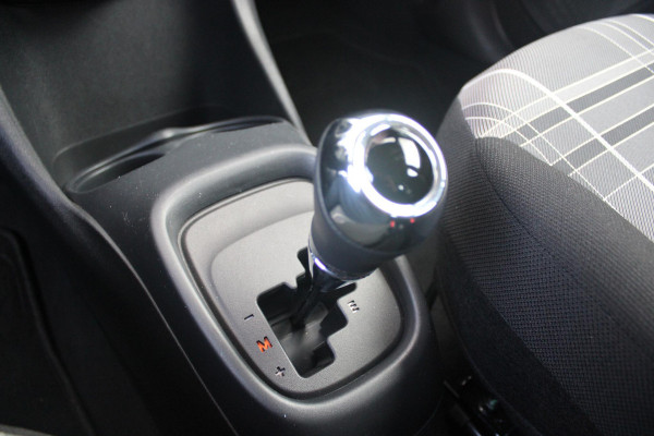 Peugeot 108 1.0 e-VTi ACTIVE AUTOMAAT ZEER LAGE KILOMETERSTAND | MISTLAMPEN VOOR | LED DAGRIJVERLICHTING | PARKEERSENSOREN ACHTER | AIRCO | MULTIFUNCTIONEEL LEDEREN STUURWIEL | BLUETOOTH | CENTRALE VERGRENDELING MET AFSTANDSBEDIENING | ELEKTRISCH BEDIENBARE RAMEN VOOR | KLAPRUITJES ACHTER PORTIEREN | VAN BINNENUIT VERSTELBARE BUITEN SPIEGELS | IN HOOGTE VERSTELBARE BESTUURDERSSTOEL | SCHAKELFLIPPERS ACHTER HET STUUR | USB-A AANSLUITING |