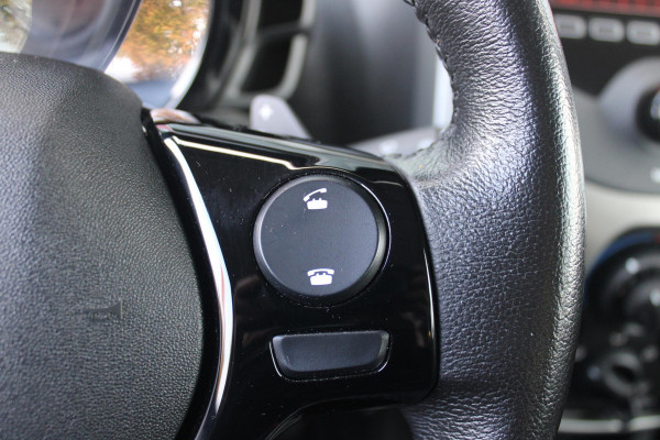 Peugeot 108 1.0 e-VTi ACTIVE AUTOMAAT ZEER LAGE KILOMETERSTAND | MISTLAMPEN VOOR | LED DAGRIJVERLICHTING | PARKEERSENSOREN ACHTER | AIRCO | MULTIFUNCTIONEEL LEDEREN STUURWIEL | BLUETOOTH | CENTRALE VERGRENDELING MET AFSTANDSBEDIENING | ELEKTRISCH BEDIENBARE RAMEN VOOR | KLAPRUITJES ACHTER PORTIEREN | VAN BINNENUIT VERSTELBARE BUITEN SPIEGELS | IN HOOGTE VERSTELBARE BESTUURDERSSTOEL | SCHAKELFLIPPERS ACHTER HET STUUR | USB-A AANSLUITING |