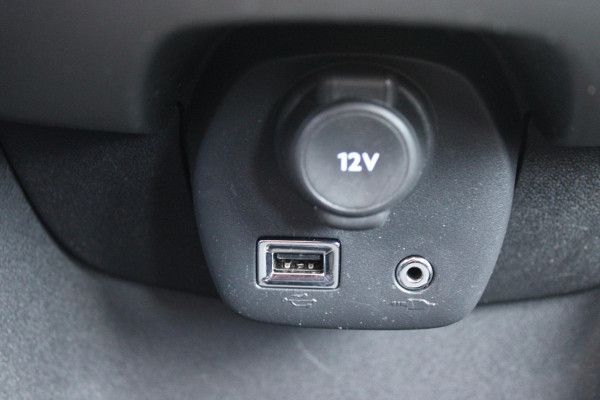 Peugeot 108 1.0 e-VTi ACTIVE AUTOMAAT ZEER LAGE KILOMETERSTAND | MISTLAMPEN VOOR | LED DAGRIJVERLICHTING | PARKEERSENSOREN ACHTER | AIRCO | MULTIFUNCTIONEEL LEDEREN STUURWIEL | BLUETOOTH | CENTRALE VERGRENDELING MET AFSTANDSBEDIENING | ELEKTRISCH BEDIENBARE RAMEN VOOR | KLAPRUITJES ACHTER PORTIEREN | VAN BINNENUIT VERSTELBARE BUITEN SPIEGELS | IN HOOGTE VERSTELBARE BESTUURDERSSTOEL | SCHAKELFLIPPERS ACHTER HET STUUR | USB-A AANSLUITING |