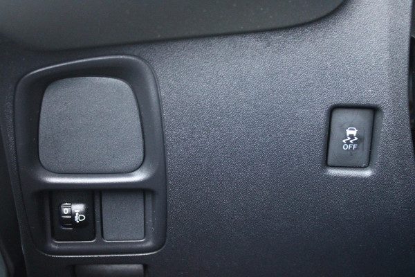 Peugeot 108 1.0 e-VTi ACTIVE AUTOMAAT ZEER LAGE KILOMETERSTAND | MISTLAMPEN VOOR | LED DAGRIJVERLICHTING | PARKEERSENSOREN ACHTER | AIRCO | MULTIFUNCTIONEEL LEDEREN STUURWIEL | BLUETOOTH | CENTRALE VERGRENDELING MET AFSTANDSBEDIENING | ELEKTRISCH BEDIENBARE RAMEN VOOR | KLAPRUITJES ACHTER PORTIEREN | VAN BINNENUIT VERSTELBARE BUITEN SPIEGELS | IN HOOGTE VERSTELBARE BESTUURDERSSTOEL | SCHAKELFLIPPERS ACHTER HET STUUR | USB-A AANSLUITING |