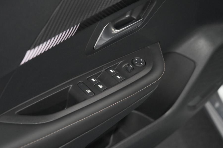 Peugeot 208 PureTech 100 Allure | Apple Carplay | Parkeersensoren | Climate Control