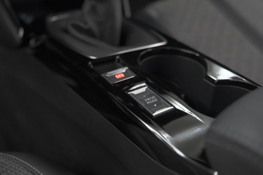 Peugeot 208 PureTech 100 Allure | Apple Carplay | Parkeersensoren | Climate Control
