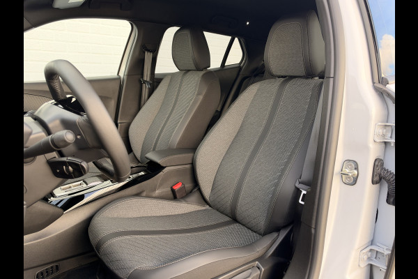 Peugeot 2008 1.2 Hybrid 145 Style NAVI | AUTOMAAT | NIEUWSTAAT!!