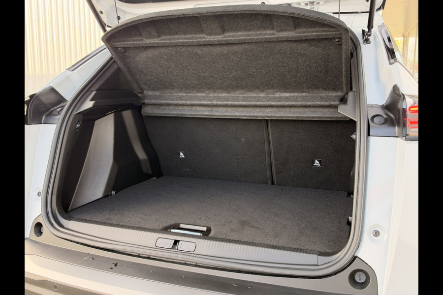 Peugeot 2008 1.2 Hybrid 145 Style NAVI | AUTOMAAT | NIEUWSTAAT!!