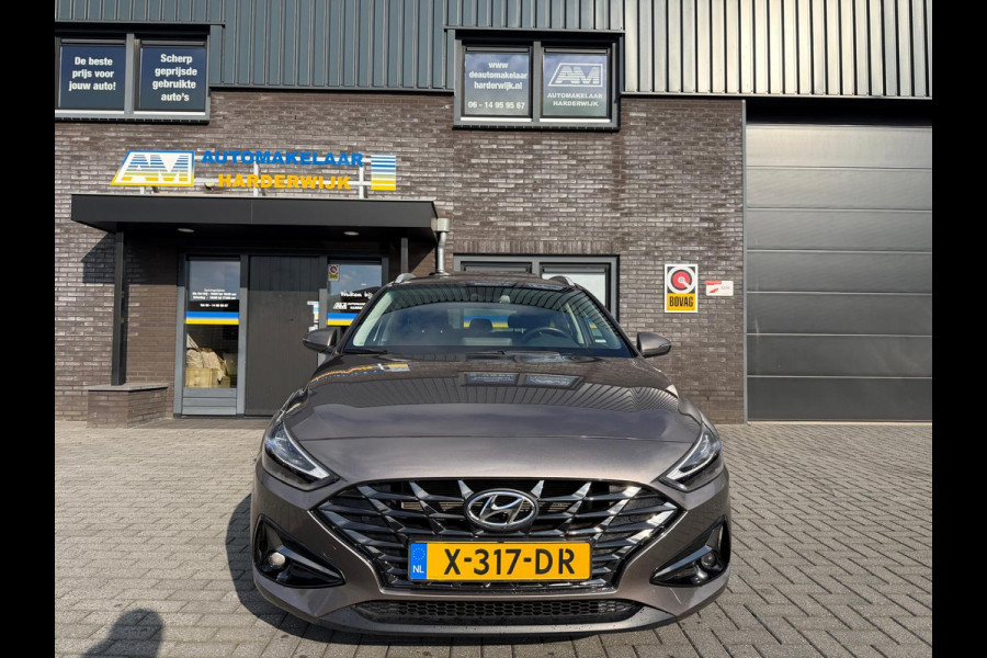 Hyundai i30 Wagon 1.5 T-GDi MHEV Premium | 1E EIGENAAR | 3/6/12MND GARANTIE | SCHUIFDAK | AUTOMAAT | LED | STOEL/STUUR VERWRM. | CARPLAY | DAB | NAVI | LANE | CAMERA |