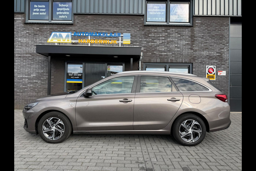 Hyundai i30 Wagon 1.5 T-GDi MHEV Premium | 1E EIGENAAR | 3/6/12MND GARANTIE | SCHUIFDAK | AUTOMAAT | LED | STOEL/STUUR VERWRM. | CARPLAY | DAB | NAVI | LANE | CAMERA |