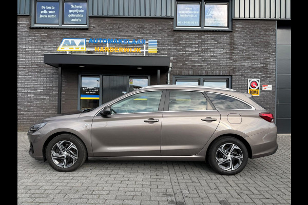 Hyundai i30 Wagon 1.5 T-GDi MHEV Premium | 1E EIGENAAR | 3/6/12MND GARANTIE | SCHUIFDAK | AUTOMAAT | LED | STOEL/STUUR VERWRM. | CARPLAY | DAB | NAVI | LANE | CAMERA |