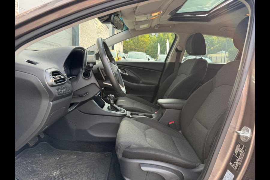 Hyundai i30 Wagon 1.5 T-GDi MHEV Premium | 1E EIGENAAR | 3/6/12MND GARANTIE | SCHUIFDAK | AUTOMAAT | LED | STOEL/STUUR VERWRM. | CARPLAY | DAB | NAVI | LANE | CAMERA |