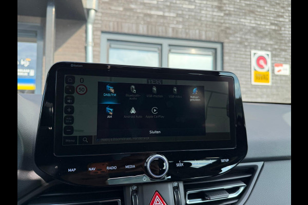 Hyundai i30 Wagon 1.5 T-GDi MHEV Premium | 1E EIGENAAR | 3/6/12MND GARANTIE | SCHUIFDAK | AUTOMAAT | LED | STOEL/STUUR VERWRM. | CARPLAY | DAB | NAVI | LANE | CAMERA |