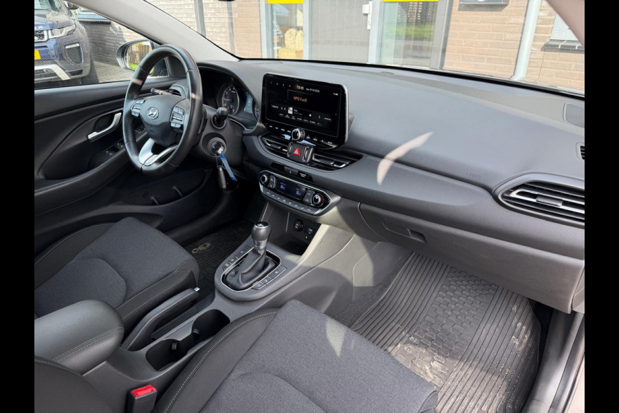 Hyundai i30 Wagon 1.5 T-GDi MHEV Premium | 1E EIGENAAR | 3/6/12MND GARANTIE | SCHUIFDAK | AUTOMAAT | LED | STOEL/STUUR VERWRM. | CARPLAY | DAB | NAVI | LANE | CAMERA |