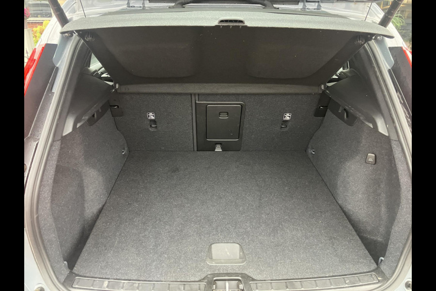 Volvo XC40 1.5 T4 Plug-in hybrid Core Bright | WinterPack | Camera | NAP