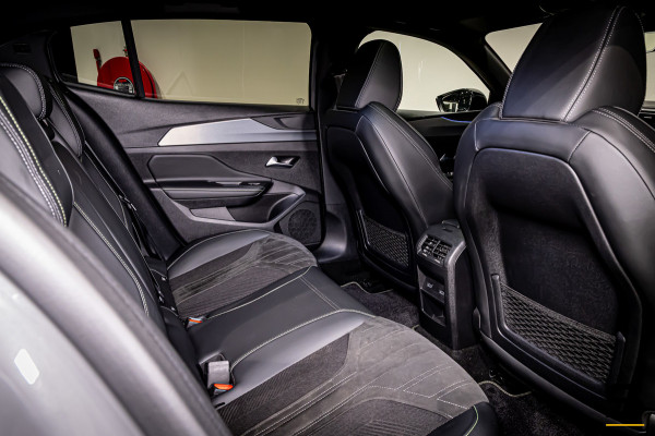 Peugeot 408 1.2 PureTech GT 130 EAT8|Pano|Full Options|1eig