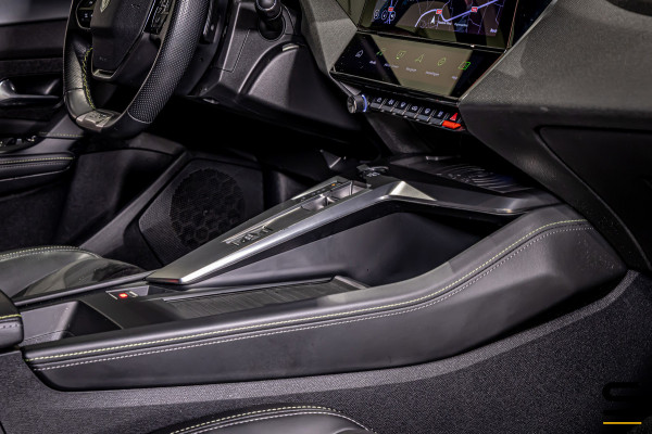 Peugeot 408 1.2 PureTech GT 130 EAT8|Pano|Full Options|1eig