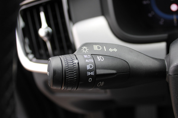 Volvo V90 2.0 T8 Plug-in hybrid AWD Ultimate Dark | Panoramadak | Head-Up | H/K | Memory