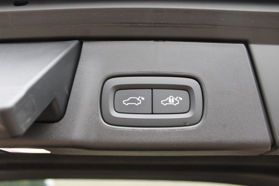 Volvo V90 2.0 T8 Plug-in hybrid AWD Ultimate Dark | Panoramadak | Head-Up | H/K | Memory