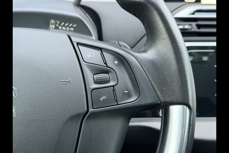 Citroën Grand C4 Picasso BWJ 2018 | 1.2T 131PK AUTOMAAT (OLIEVERBRUIK) | TREKHAAK | PANO DAK | CLIMA | NAVI | CAMERA A | PDC 2X |