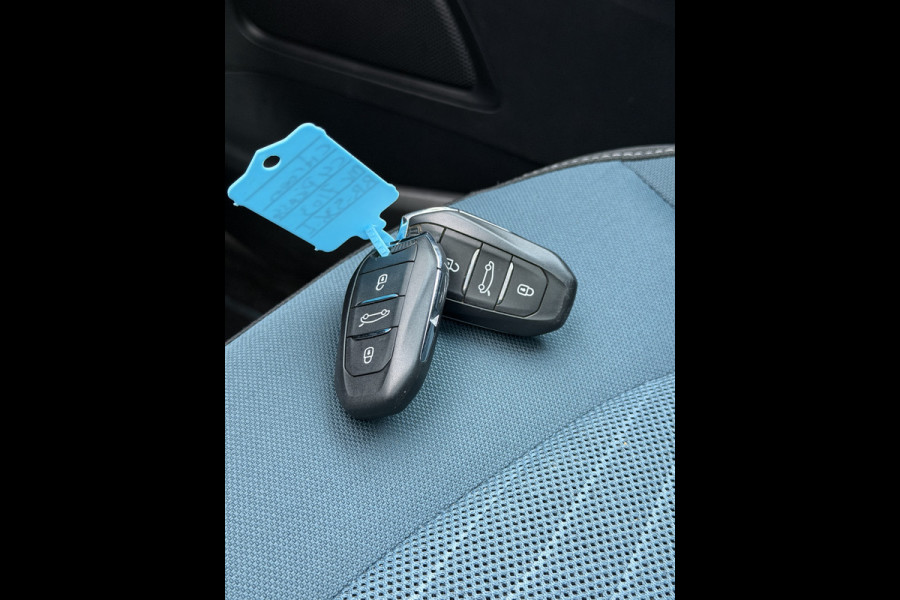 Citroën Grand C4 Picasso BWJ 2018 | 1.2T 131PK AUTOMAAT (OLIEVERBRUIK) | TREKHAAK | PANO DAK | CLIMA | NAVI | CAMERA A | PDC 2X |