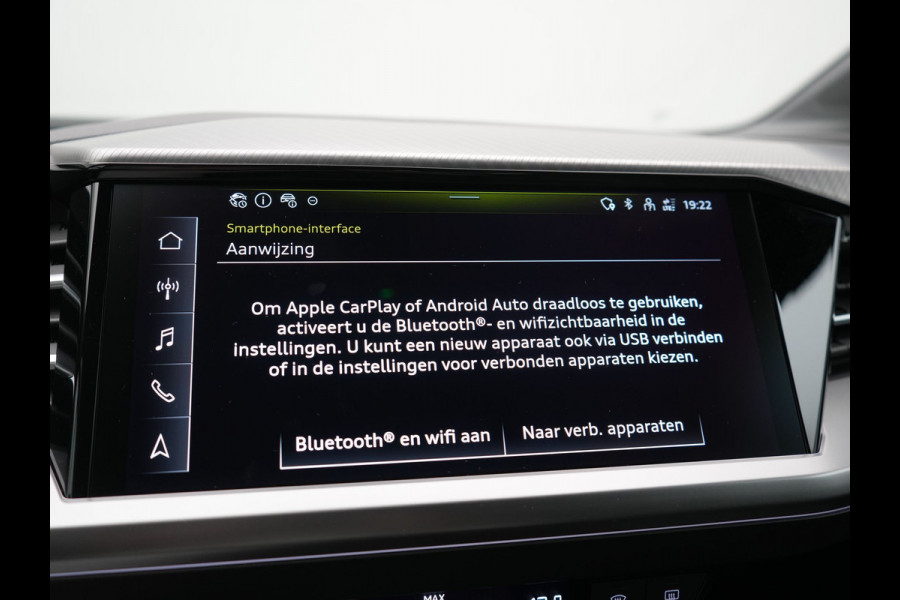 Audi Q4 e-tron 40 Edition 77 kWh 204pk Dealer O.H. | SOH 95,7% | Adaptive Cruise | Head Up | Camera | Sportstoelen Memory & Verwarmd | Stuur Verwarmd | Apple Carplay | Navigatie | DAB | 19"L.M |