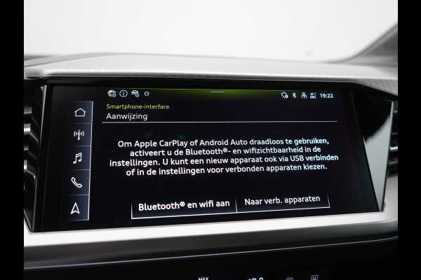 Audi Q4 e-tron 40 Edition 77 kWh 204pk Dealer O.H. | SOH 95,7% | Adaptive Cruise | Head Up | Camera | Sportstoelen Memory & Verwarmd | Stuur Verwarmd | Apple Carplay | Navigatie | DAB | 19"L.M |