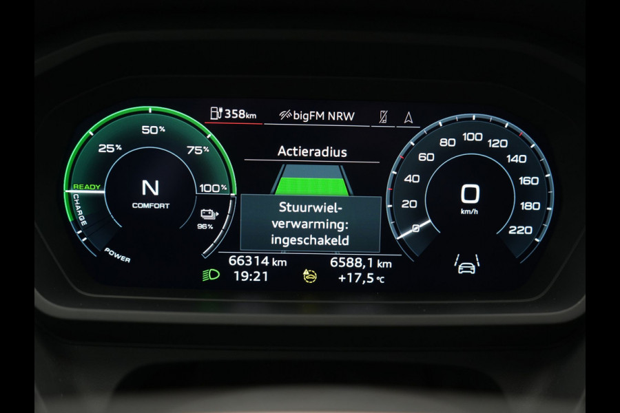 Audi Q4 e-tron 40 Edition 77 kWh 204pk Dealer O.H. | SOH 95,7% | Adaptive Cruise | Head Up | Camera | Sportstoelen Memory & Verwarmd | Stuur Verwarmd | Apple Carplay | Navigatie | DAB | 19"L.M |