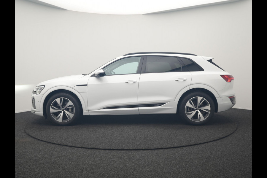 Audi Q8 e-tron 55 Quattro S Line 115 kWh 408pk Dealer O.H. | SOH 97,5% | Adaptive Cruise | Matrix LED | 360 Camera | Bang & Olufsen | Alcantara Sportstoelen Memory & Verwarmd | Sfeerverlichting | Keyless | BLIS | Navigatie | DAB | Virtual | 20"L.M |