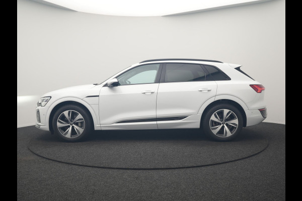 Audi Q8 e-tron 55 Quattro S Line 115 kWh 408pk Dealer O.H. | SOH 97,5% | Adaptive Cruise | Matrix LED | 360 Camera | Bang & Olufsen | Alcantara Sportstoelen Memory & Verwarmd | Sfeerverlichting | Keyless | BLIS | Navigatie | DAB | Virtual | 20"L.M |