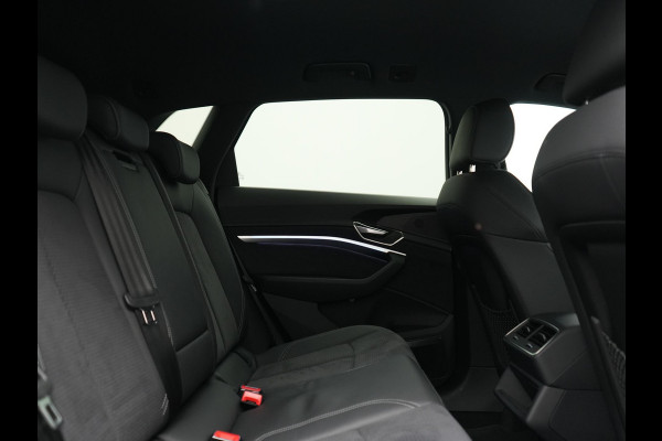 Audi Q8 e-tron 55 Quattro S Line 115 kWh 408pk Dealer O.H. | SOH 97,5% | Adaptive Cruise | Matrix LED | 360 Camera | Bang & Olufsen | Alcantara Sportstoelen Memory & Verwarmd | Sfeerverlichting | Keyless | BLIS | Navigatie | DAB | Virtual | 20"L.M |