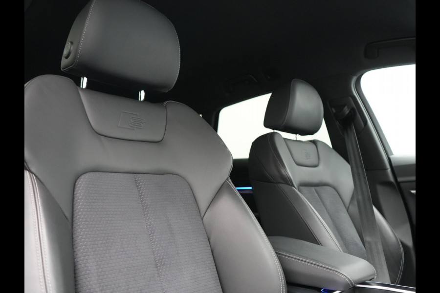 Audi Q8 e-tron 55 Quattro S Line 115 kWh 408pk Dealer O.H. | SOH 97,5% | Adaptive Cruise | Matrix LED | 360 Camera | Bang & Olufsen | Alcantara Sportstoelen Memory & Verwarmd | Sfeerverlichting | Keyless | BLIS | Navigatie | DAB | Virtual | 20"L.M |