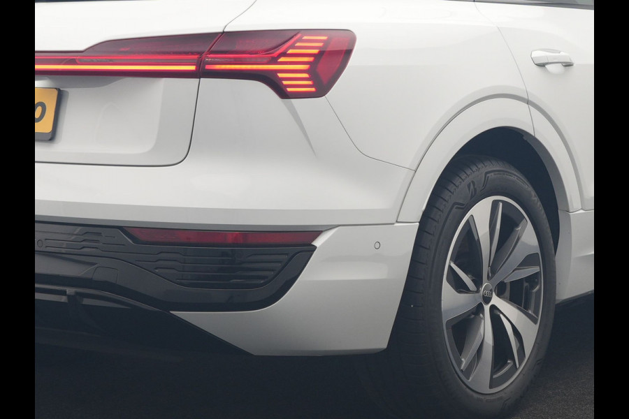 Audi Q8 e-tron 55 Quattro S Line 115 kWh 408pk Dealer O.H. | SOH 97,5% | Adaptive Cruise | Matrix LED | 360 Camera | Bang & Olufsen | Alcantara Sportstoelen Memory & Verwarmd | Sfeerverlichting | Keyless | BLIS | Navigatie | DAB | Virtual | 20"L.M |