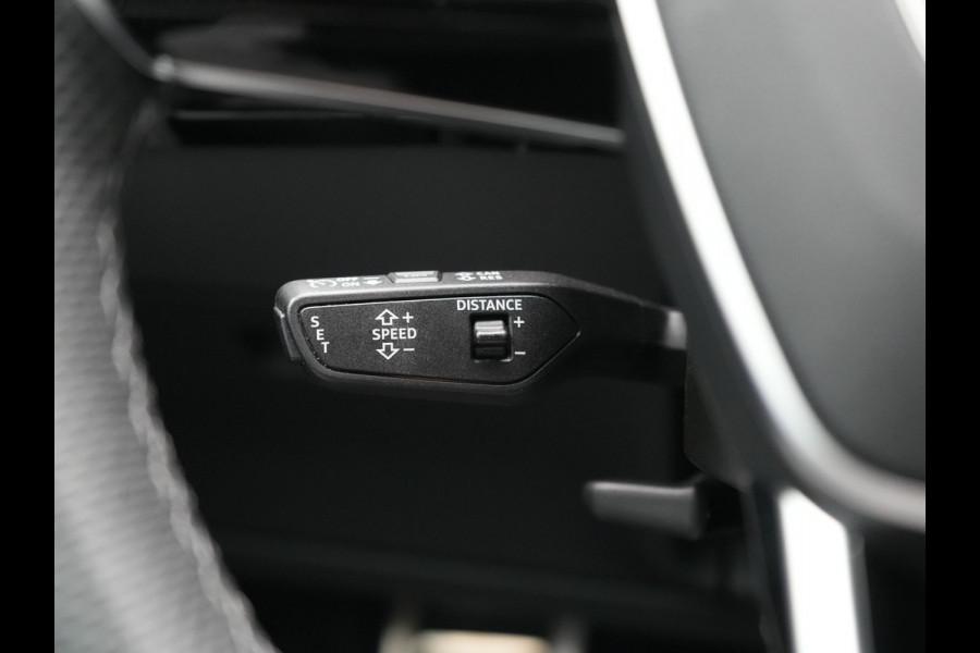 Audi Q8 e-tron 55 Quattro S Line 115 kWh 408pk Dealer O.H. | SOH 97,5% | Adaptive Cruise | Matrix LED | 360 Camera | Bang & Olufsen | Alcantara Sportstoelen Memory & Verwarmd | Sfeerverlichting | Keyless | BLIS | Navigatie | DAB | Virtual | 20"L.M |