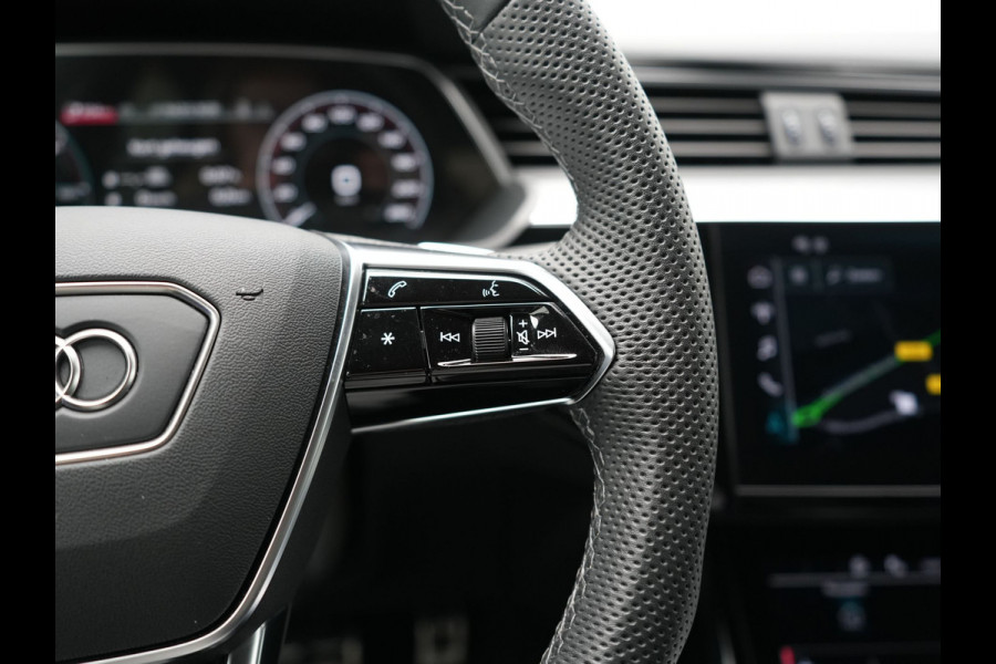 Audi Q8 e-tron 55 Quattro S Line 115 kWh 408pk Dealer O.H. | SOH 97,5% | Adaptive Cruise | Matrix LED | 360 Camera | Bang & Olufsen | Alcantara Sportstoelen Memory & Verwarmd | Sfeerverlichting | Keyless | BLIS | Navigatie | DAB | Virtual | 20"L.M |