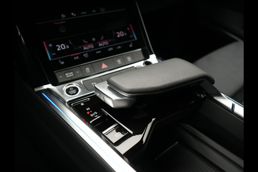 Audi Q8 e-tron 55 Quattro S Line 115 kWh 408pk Dealer O.H. | SOH 97,5% | Adaptive Cruise | Matrix LED | 360 Camera | Bang & Olufsen | Alcantara Sportstoelen Memory & Verwarmd | Sfeerverlichting | Keyless | BLIS | Navigatie | DAB | Virtual | 20"L.M |