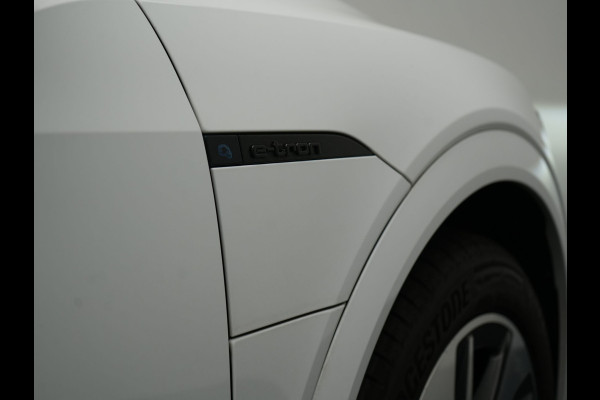 Audi Q8 e-tron 55 Quattro S Line 115 kWh 408pk Dealer O.H. | SOH 97,5% | Adaptive Cruise | Matrix LED | 360 Camera | Bang & Olufsen | Alcantara Sportstoelen Memory & Verwarmd | Sfeerverlichting | Keyless | BLIS | Navigatie | DAB | Virtual | 20"L.M |