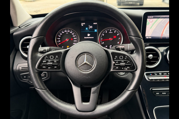 Mercedes-Benz C-Klasse 160 Sport Edition AUTOMAAT I Navigatie / Apple CarPlay I Sport interieur I Stoel verwarming I LED I PDC ..
