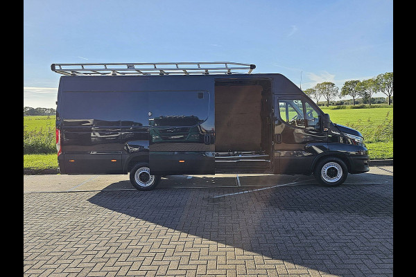 Iveco Daily 35S14V 2.3 410 L4H2 Cruise control, Airco, Carplay, Navi, Camera, Climate control, Led