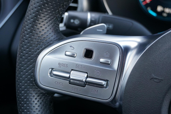 Mercedes-Benz C-Klasse 180 Business Solution AMG + CAMERA / LEDER / MULTIBEAM LED / DODEHOEK