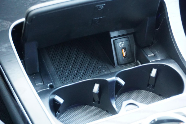 Mercedes-Benz C-Klasse 180 Business Solution AMG + CAMERA / LEDER / MULTIBEAM LED / DODEHOEK