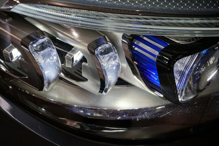Mercedes-Benz C-Klasse 180 Business Solution AMG + CAMERA / LEDER / MULTIBEAM LED / DODEHOEK