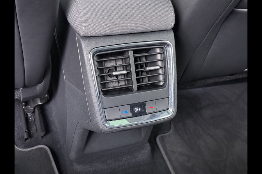 Škoda ENYAQ iV 80 204PK Pano-Dak Adap.Cruise Warmtepomp 3-Zone 20" SOH 90% Ecc Stuur+Stoelverwarming Camera Assistentie Pakket Plus Comfort Plu Apple Carplay Android Auto Draadloze telefoonlader Elek.Achterklep Privacy Glas Dealeronderhouden 1e Eigenaar