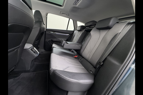 Škoda ENYAQ iV 80 204PK Pano-Dak Adap.Cruise Warmtepomp 3-Zone 20" SOH 90% Ecc Stuur+Stoelverwarming Camera Assistentie Pakket Plus Comfort Plu Apple Carplay Android Auto Draadloze telefoonlader Elek.Achterklep Privacy Glas Dealeronderhouden 1e Eigenaar