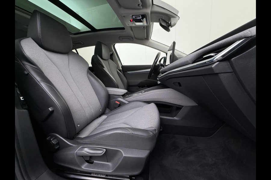 Škoda ENYAQ iV 80 204PK Pano-Dak Adap.Cruise Warmtepomp 3-Zone 20" SOH 90% Ecc Stuur+Stoelverwarming Camera Assistentie Pakket Plus Comfort Plu Apple Carplay Android Auto Draadloze telefoonlader Elek.Achterklep Privacy Glas Dealeronderhouden 1e Eigenaar