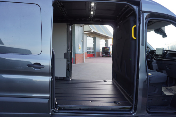 Ford Transit 350L 2.0 TDCI 165PK L3H2 Limited Automaat Schuifdeur L+R nr.V107 | Airco | Adap Cruise | 360 Camera | navi | Trekhaak