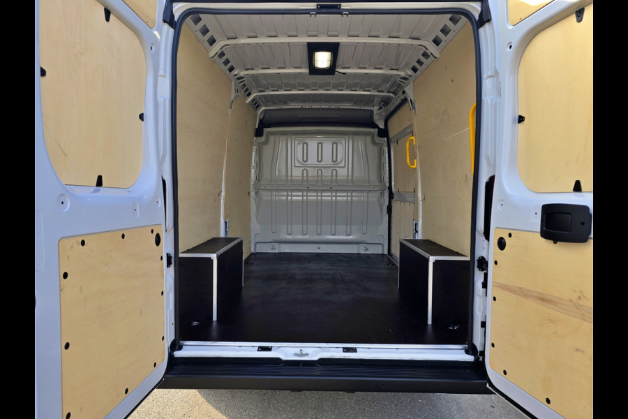 Fiat Ducato 35 2.2 MultiJet L2H2 - 140 Pk - Euro 6 - Groot Scherm - Navi - ParkeerCamera - Airco - Cruise Control