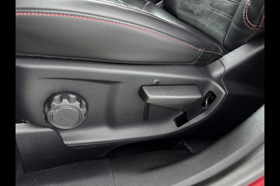 Ford Kuga 1.5 EcoBoost ST-Line X 150pk, 29dkm,1800kg Trekgewicht,CameraV+A,Winterpack