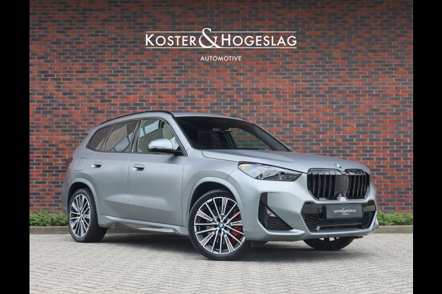 BMW X1 30e xDrive | Pano - Trekhaak - HUD